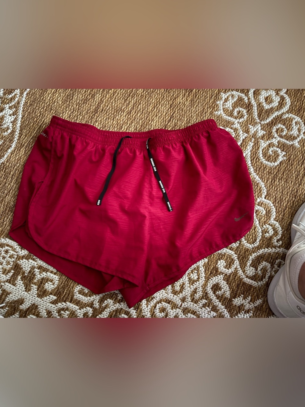 Nike Dri Fit Women's XL Burgandy/red Running Shorts Mesh Pockets Zip Back Pocket